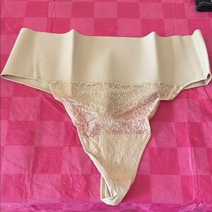 Maidenform Cream Lace Panties